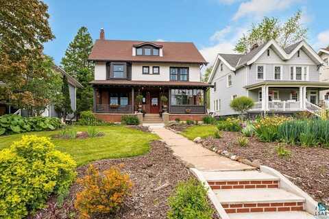 2319 E 4th St, Duluth, MN 55812