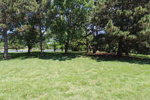 2206 N Chadsworth, Wichita, KS 67205