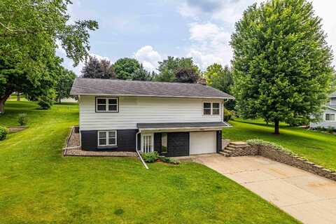 619 4th Avenue, New Glarus, WI 53574