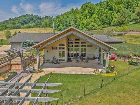 30440 Cty Rd W, Elroy, WI 53929