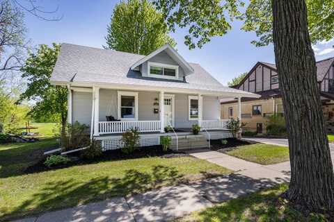 324 W Edgewater Street, Portage, WI 53901