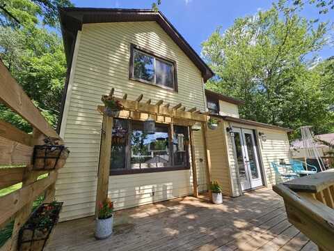 123 Main Street, Genoa, WI 54632