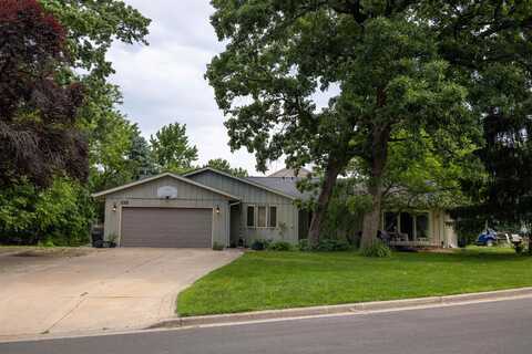133-135 Woodview Drive, Cottage Grove, WI 53527