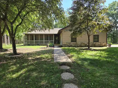 815 S Godwin Circle, Friendship, WI 53934