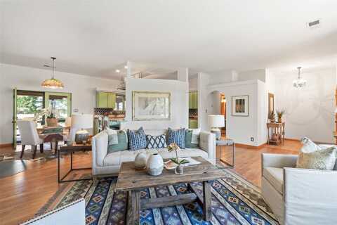 520 Este Es Road, Taos, NM 87571