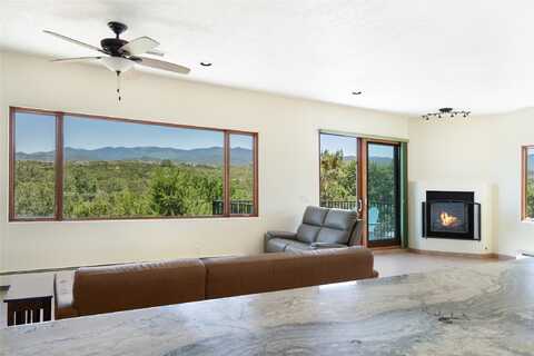 303 Chula Vista, Santa Fe, NM 87501