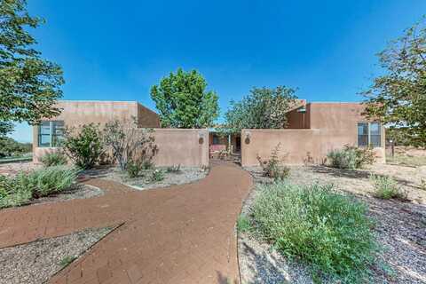 37 Camino Tetzcoco, Santa Fe, NM 87508