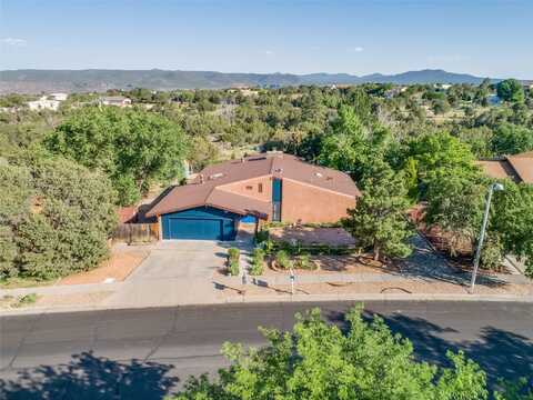 256 Canada Way, White Rock, NM 87547