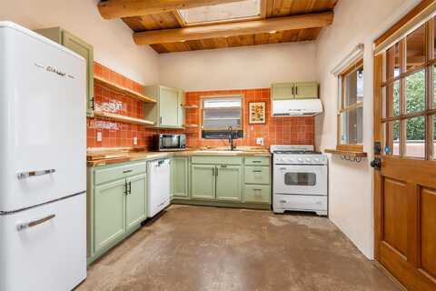 815 Baca unit: C, Santa Fe, NM 87505