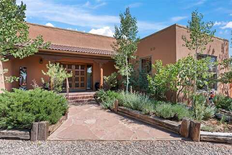 1003 Calle Largo, Santa Fe, NM 87501