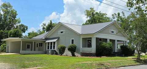 223 College Avenue, Douglas, GA 31533