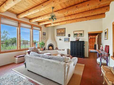 62 Camerada Loop, Santa Fe, NM 87508