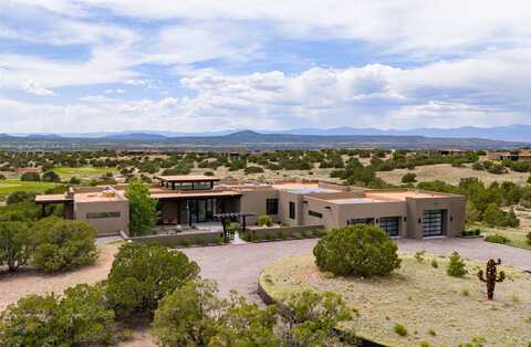 17 Via Palomita, Santa Fe, NM 87506