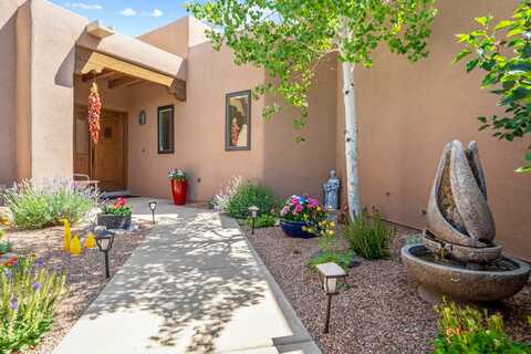 1665 Via Bosque, Santa Fe, NM 87506