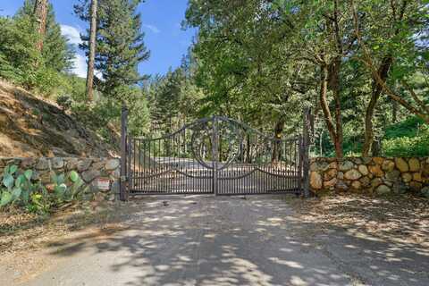 19250 Coal Creek Road, Lakehead, CA 96051