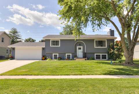 4926 Lakewood Drive, Norwalk, IA 50211