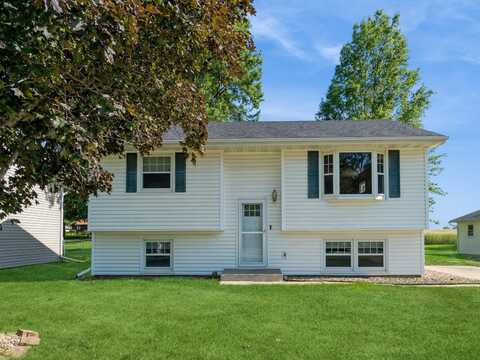 808 SW 2nd Street, Stuart, IA 50250