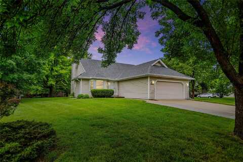 1000 Prairie View Drive, West Des Moines, IA 50266