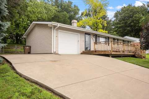 4664 Parkridge Avenue, Pleasant Hill, IA 50327
