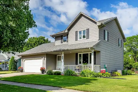 555 NE Maple Avenue, Earlham, IA 50072