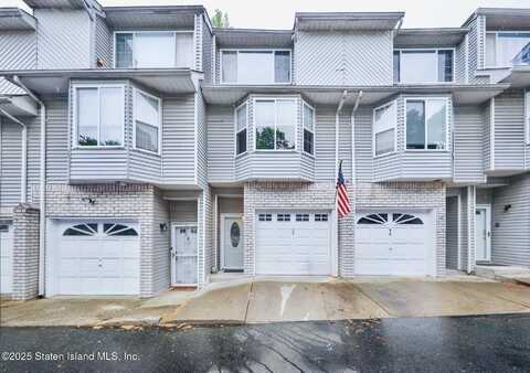24 Regina Lane, Staten Island, NY 10312