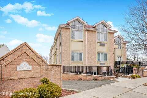 6 Arc Place, Staten Island, NY 10306