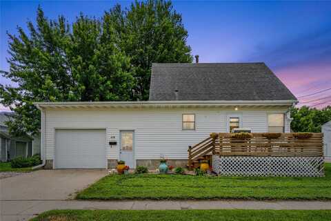 418 Q Avenue, Nevada, IA 50201