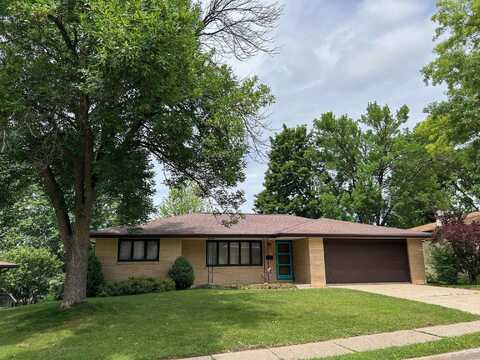 3155 Saint Anne, Dubuque, IA 52001