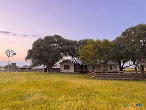 548 County Road 303, Shiner, TX 77984