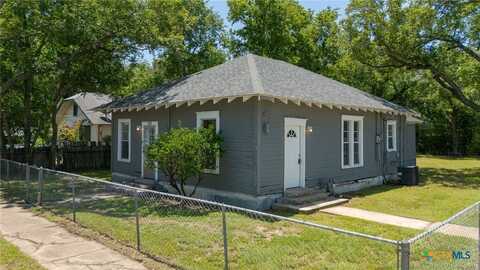 102 S Western Avenue, Lampasas, TX 76550