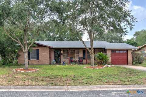 808 E Randall, Beeville, TX 78102