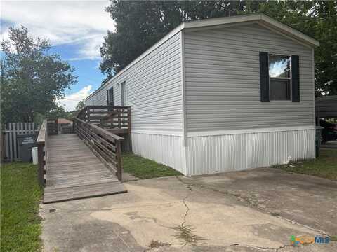813 Blyth Road, Victoria, TX 77904