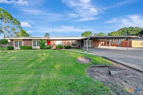 925 Eden Roc Street, Victoria, TX 77904