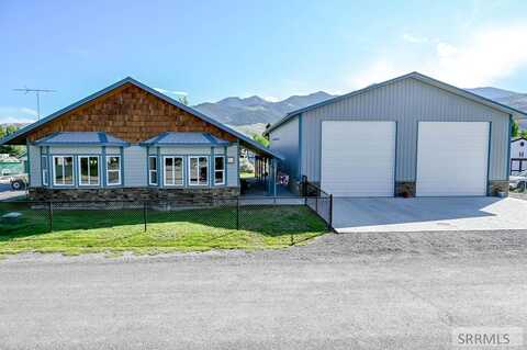 801 Forest Drive, Mackay, ID 83251