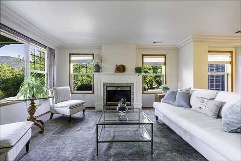 833 Cobblestone Court, Ashland, OR 97520