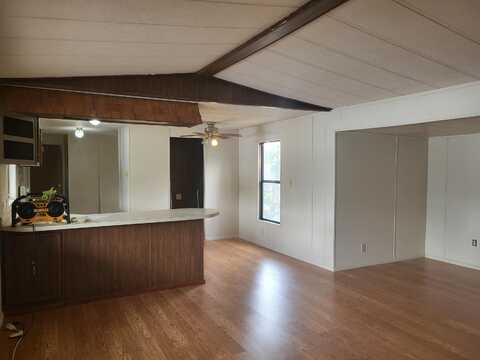 401 Comstock Road, Sutherlin, OR 97479