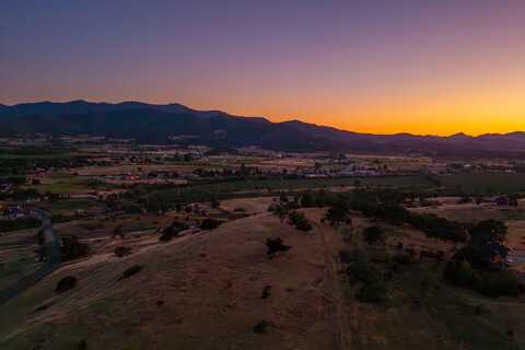 993 Suncrest Road, Medford, OR 97504