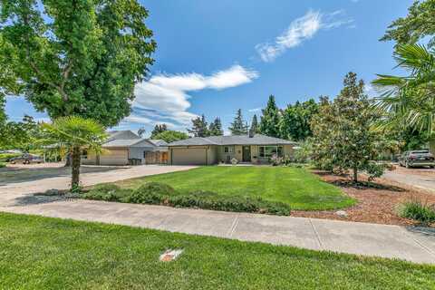 2532 Country Club Drive, Medford, OR 97504