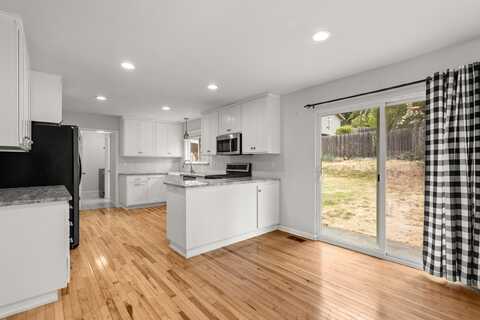 1332 NW Highland Avenue, Grants Pass, OR 97526