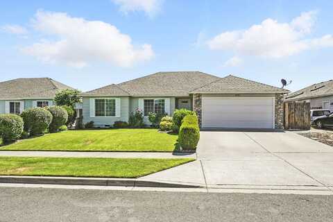 2052 Kingswood Drive, Medford, OR 97501