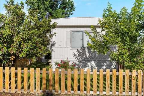 3265 Antelope Road, White City, OR 97503