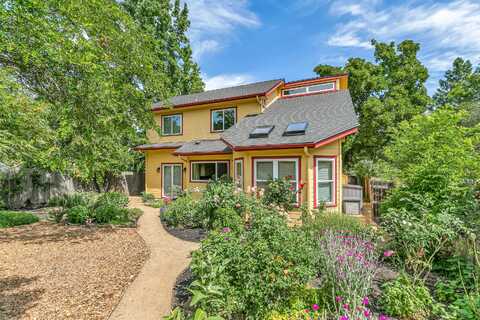 700 Clay Street, Ashland, OR 97520