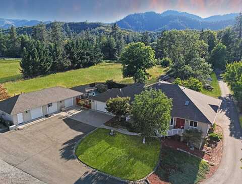 295 Foots Creek Road, Gold Hill, OR 97525