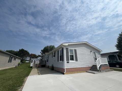 1853 Cedar St, Newport, MI 48166