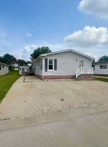 1853 Cedar St, Newport, MI 48166