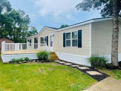 3750 Walnut Wood, White Lake, MI 48383