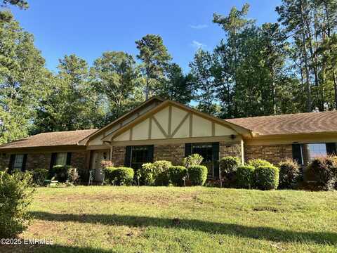 8040 Pinewood Drive, Meridian, MS 39305