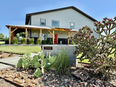 3945 South Rd O, Ulysses, KS 67880