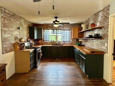 305 Robert Tynes Rd., Monticello, MS 39654