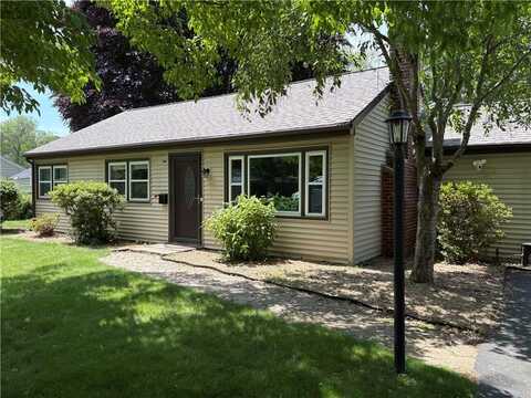 7 Hemlock Drive, Barrington, RI 02806